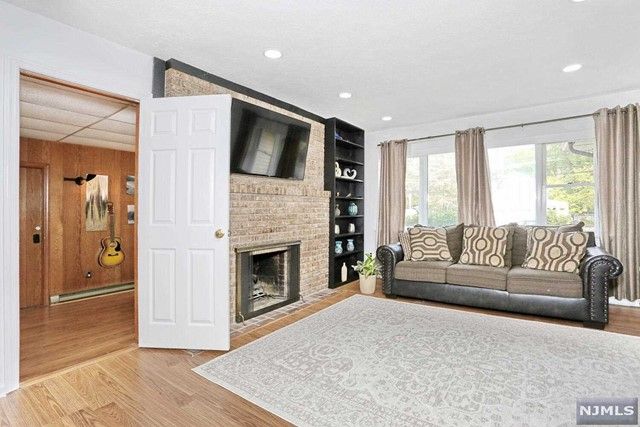 8 6th Street, Park Ridge, NJ 07656