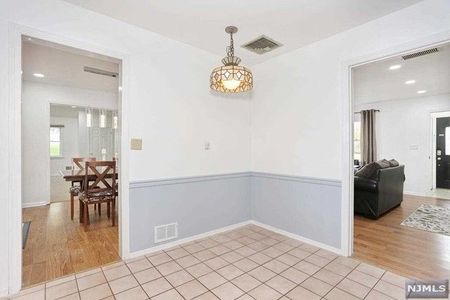 8 6th Street, Park Ridge, NJ 07656