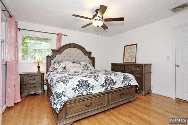 8 6th Street, Park Ridge, NJ 07656
