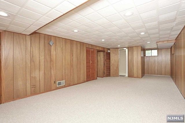 8 6th Street, Park Ridge, NJ 07656