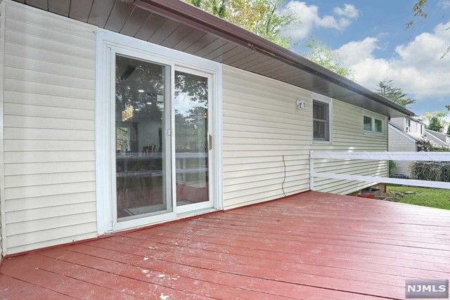 8 6th Street, Park Ridge, NJ 07656