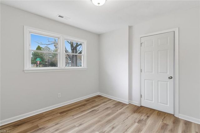 5400 Challedon DR, Virginia Beach, VA 23462