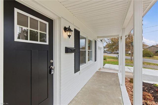 5400 Challedon DR, Virginia Beach, VA 23462