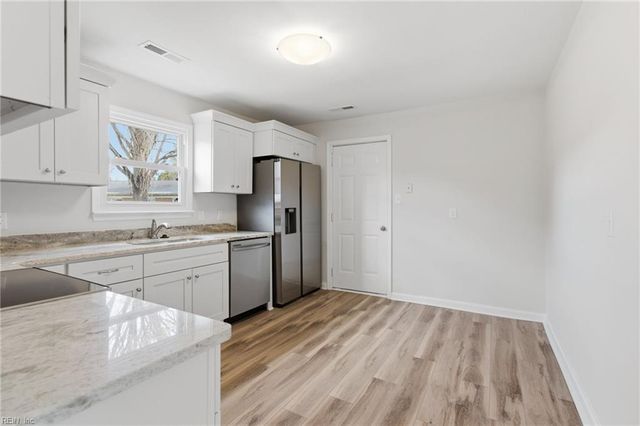 5400 Challedon DR, Virginia Beach, VA 23462