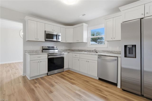 5400 Challedon DR, Virginia Beach, VA 23462