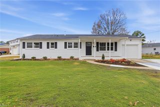 5400 Challedon DR, Virginia Beach, VA 23462