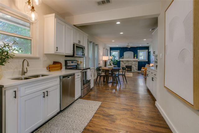 2606 W 12th Street, Dallas, TX 75211