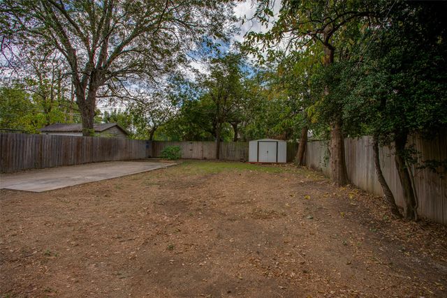 2606 W 12th Street, Dallas, TX 75211