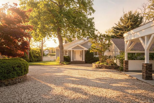 20 Penny Lane, Hampton Bays, NY 11946