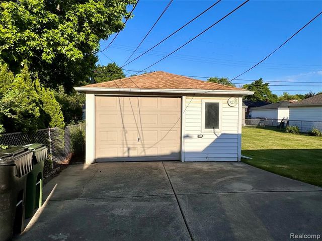 6790 Winona Avenue, Allen Park, MI 48101