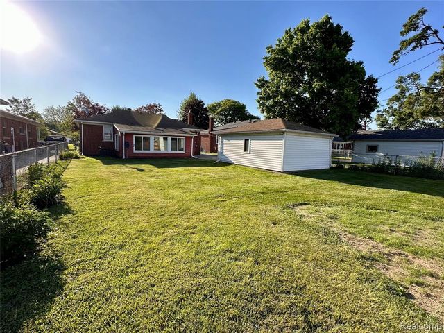 6790 Winona Avenue, Allen Park, MI 48101