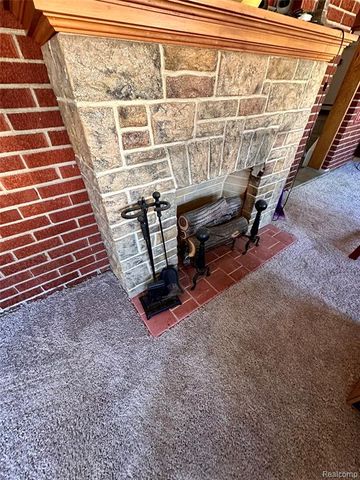 6790 Winona Avenue, Allen Park, MI 48101