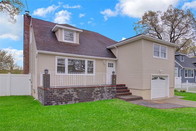 102 Hausch Boulevard, Roosevelt, NY 11575