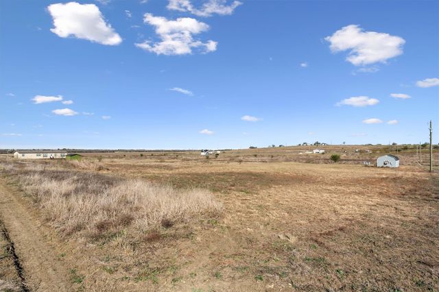 422 County Road 451, Coupland, TX 78615