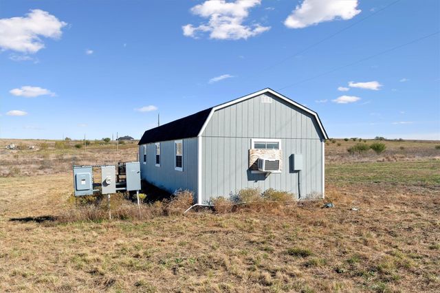422 County Road 451, Coupland, TX 78615
