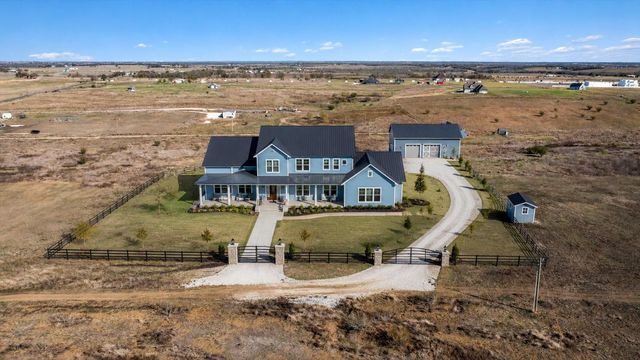 422 County Road 451, Coupland, TX 78615