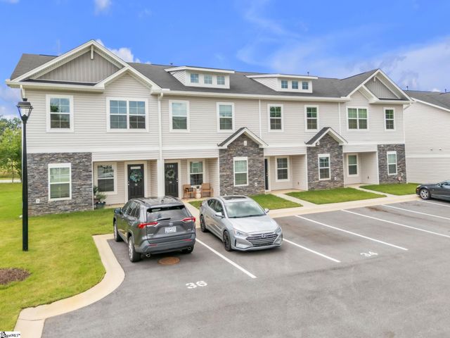 32 English Court, Simpsonville, SC 29681