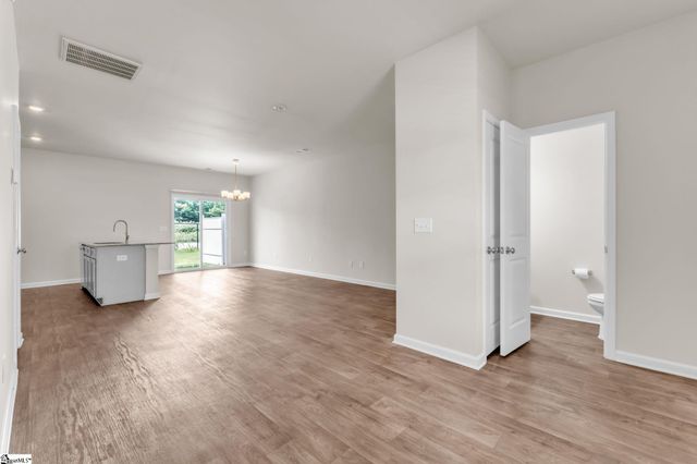 32 English Court, Simpsonville, SC 29681