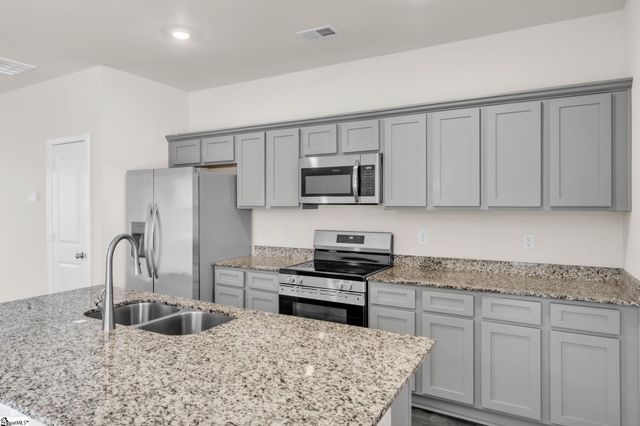 32 English Court, Simpsonville, SC 29681
