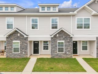 32 English Court, Simpsonville, SC 29681