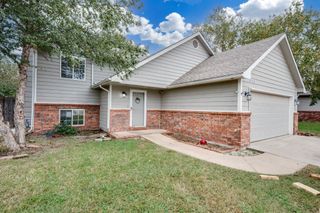 1705 N Redbarn Cir, Wichita, KS 67212