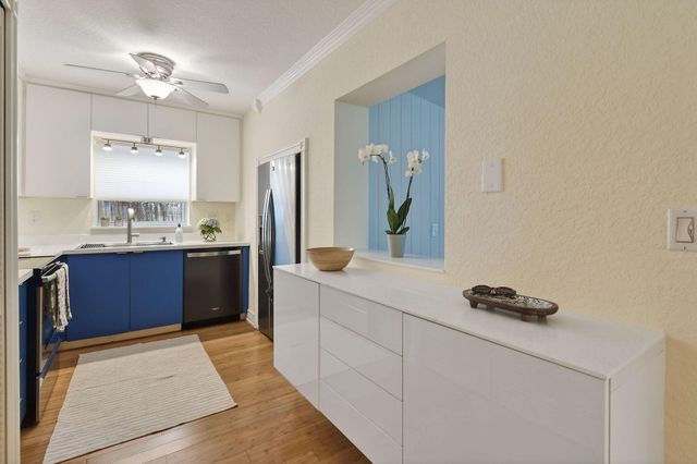 400 Northlake Drive, North Palm Beach, FL 33408