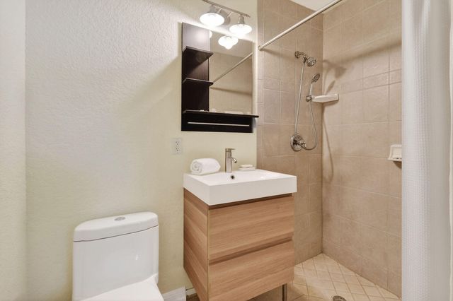 400 Northlake Drive, North Palm Beach, FL 33408