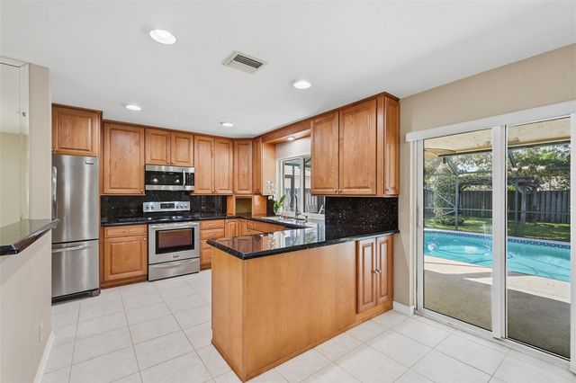 392 NW 113th Terrace, Coral Springs, FL 33071
