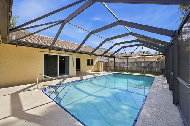 392 NW 113th Terrace, Coral Springs, FL 33071