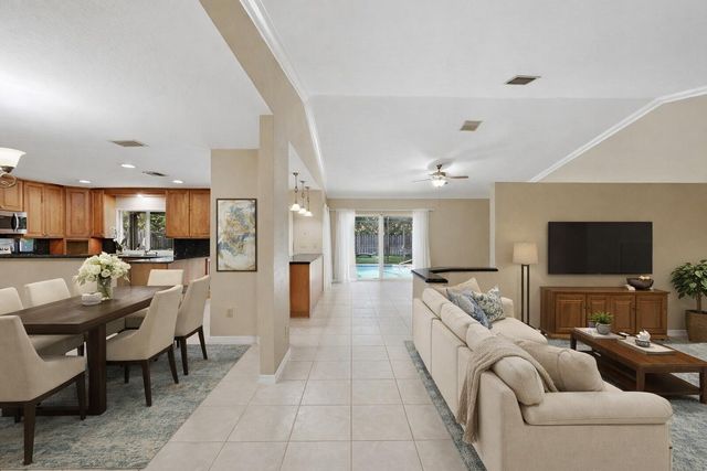 392 NW 113th Terrace, Coral Springs, FL 33071