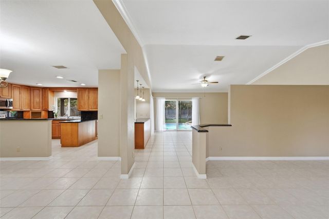 392 NW 113th Terrace, Coral Springs, FL 33071