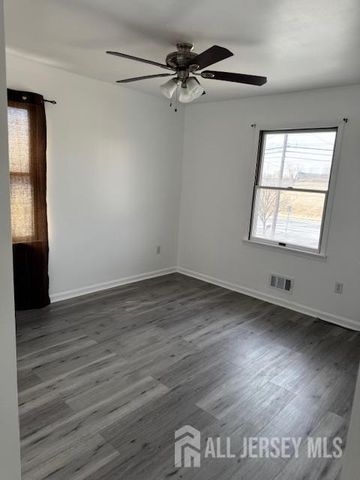 173 Metlars Lane, Piscataway, NJ 08854