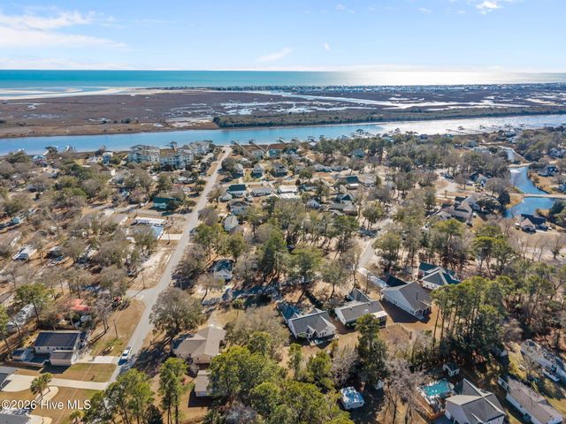 425 Water Oak Wynd SW, Sunset Beach, NC 28468