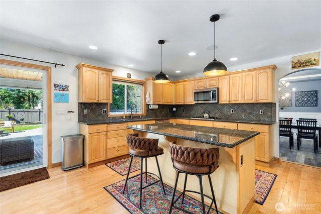 15910 27th Avenue NW, Stanwood, WA 98292