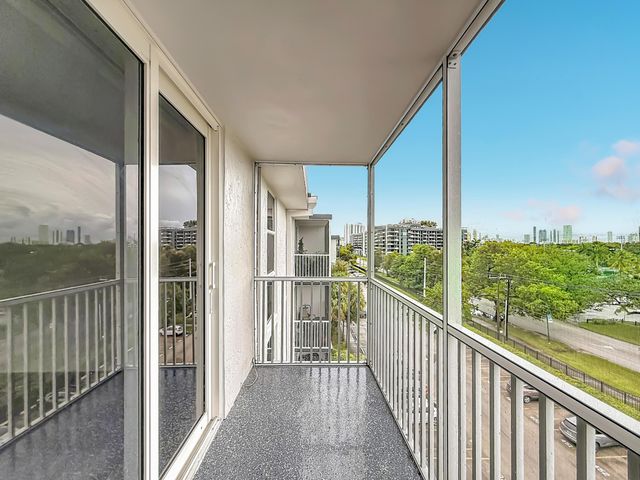 16851 NE 23RD Avenue A608, North Miami Beach, FL 33160