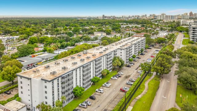 16851 NE 23RD Avenue A608, North Miami Beach, FL 33160