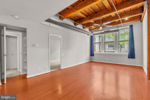 301 Race St Apt 309, Philadelphia, PA 19106