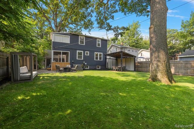 529 Hawthorn Avenue, Royal Oak, MI 48067