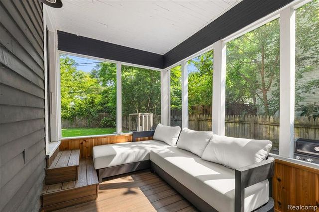 529 Hawthorn Avenue, Royal Oak, MI 48067