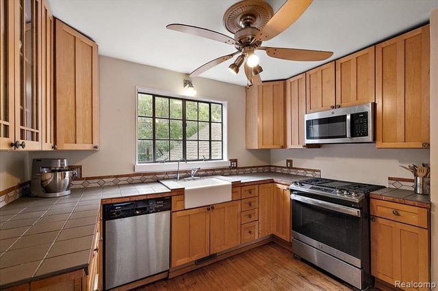 529 Hawthorn Avenue, Royal Oak, MI 48067