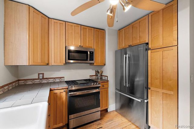 529 Hawthorn Avenue, Royal Oak, MI 48067