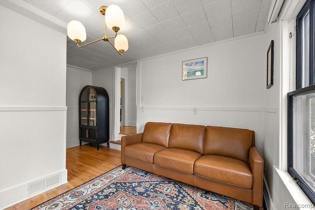 529 Hawthorn Avenue, Royal Oak, MI 48067
