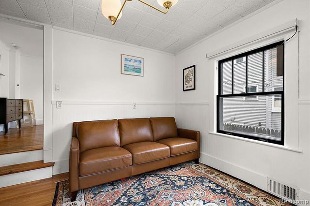 529 Hawthorn Avenue, Royal Oak, MI 48067
