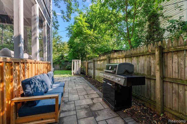 529 Hawthorn Avenue, Royal Oak, MI 48067
