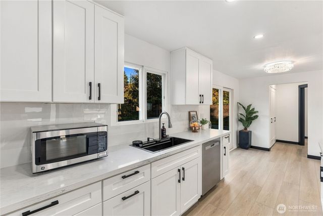 638 S 160th Street, Burien, WA 98148