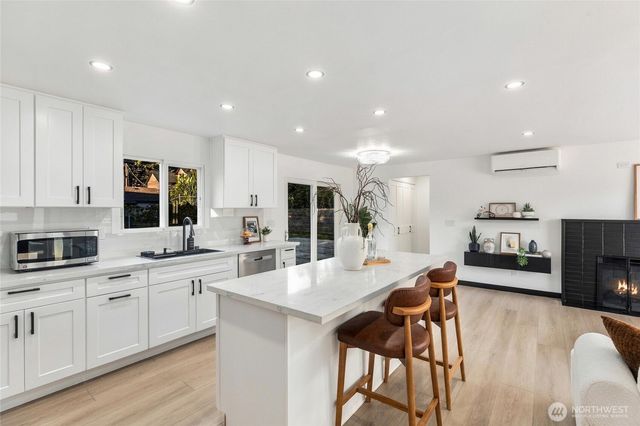 638 S 160th Street, Burien, WA 98148