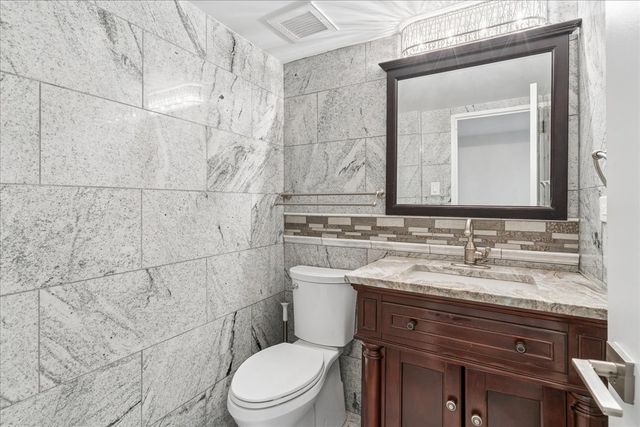 175 E Delaware Place 8304, Chicago, IL 60611