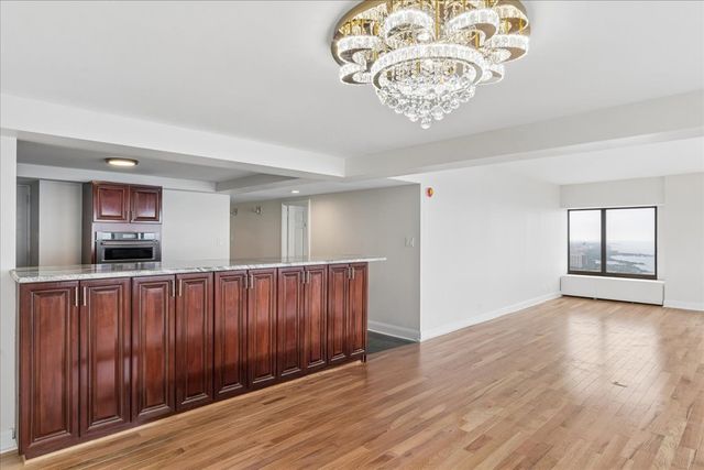 175 E Delaware Place 8304, Chicago, IL 60611