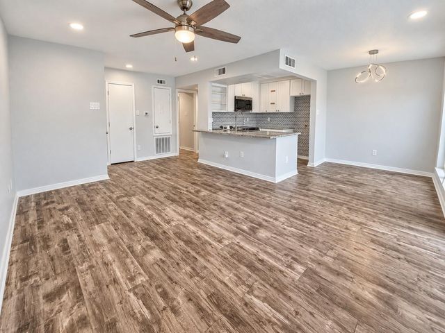 3220 69th Street B12, Galveston, TX 77551