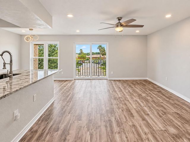 3220 69th Street B12, Galveston, TX 77551